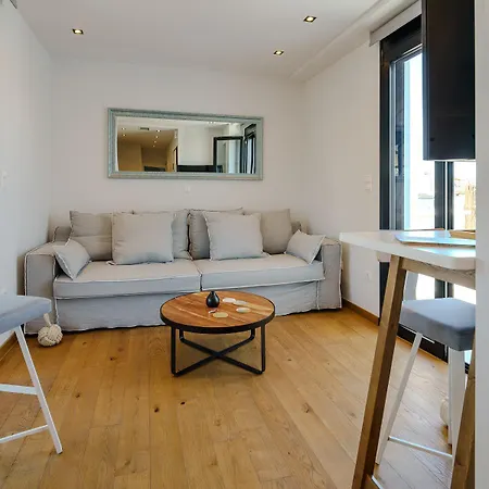 Koukouvagia Penthouse In Athens-3